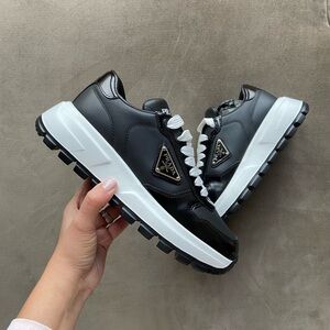 Prada Calzatire Donna Leather Lace-Up Sneakers